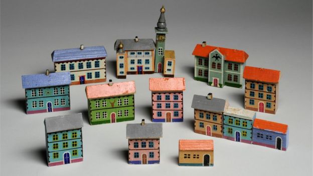 Toy houses