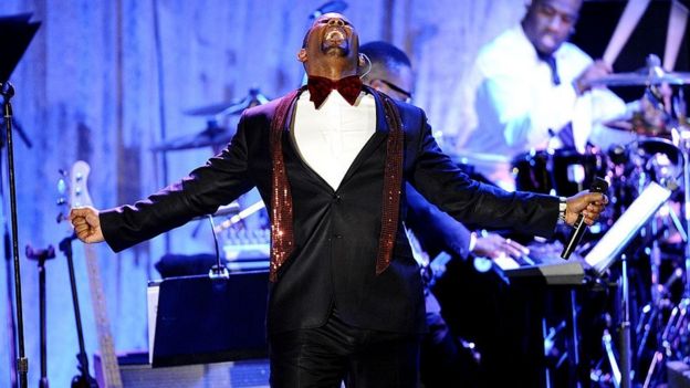 Not R kelly pissing on the girl What phrase..., R kelly pissing on the girl for
