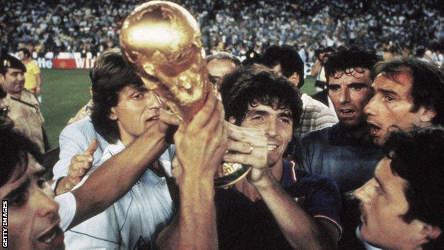 Italy celebrate winning the 1982 World Cup