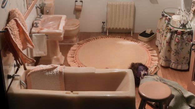 Casitas de muñecas del horror: las sangrientas escenas de asesinatos y