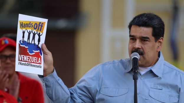 El concierto organizado por el gobierno de Venezuela toma su nombre de la campaña "Hands off Venezuela", impulsada por el presidente Nicolás Maduro.