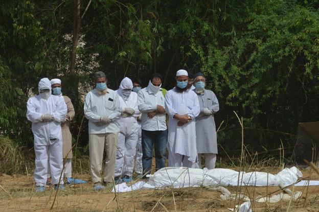 coronavirus victim burial in India