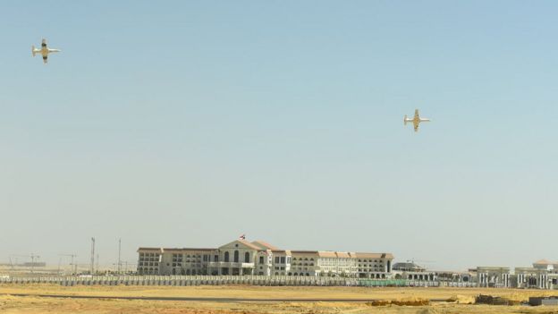 Vista de las obras de la nueva capital de Egipto