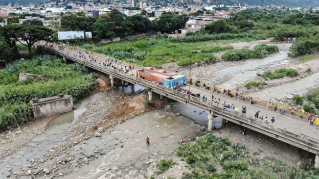 Puente fronterizo