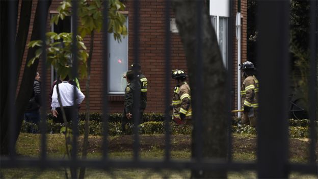 Agentes y bomberos