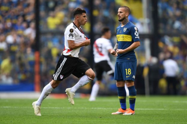 Exequiel Palacios celebra frente a Boca.