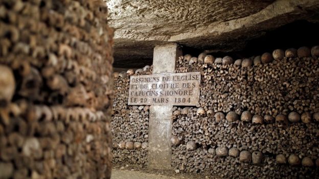 Paris catacombs: Missing boys rescued after three days - BBC News