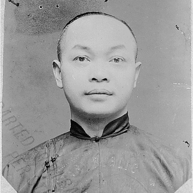 Foto de Wong Kim Ark de um caso de investigação de imigração federal conduzido sob os Atos de Exclusão Chinesa (1882-1943)