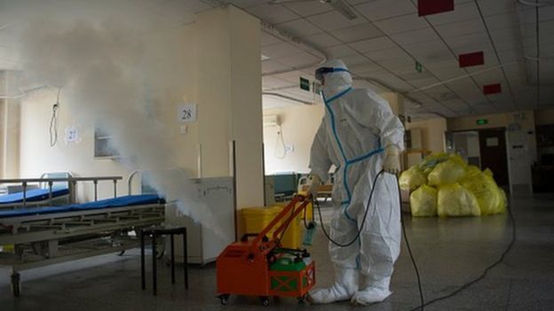 Desinfección en un hospital chino