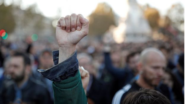 Marcha pró-LGBT na Place de la Republique em Paris, outubro de 2018