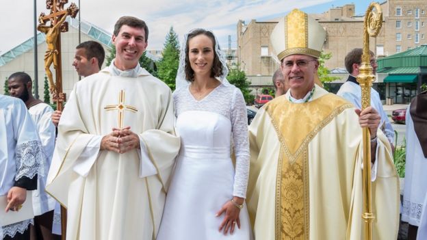 Consecration of Jessica Hayes. Photo by Today’s Catholic/Joe Romie