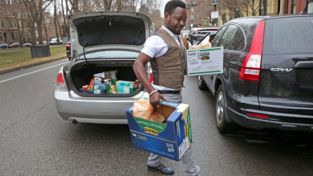 Recevoir des colis, même ceux qui proviennent des pays touchés par le Covid-19, n'est pas un risque de contamination.