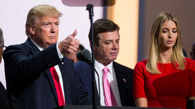 Donald Trump, Paul Manafort e Ivanka Trump en 2016