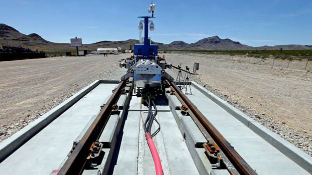 சென்னையிலிருந்து பெங்களூருவுக்கு 20 நிமிடம்தான்! - எப்படி செயல்படுகிறது ஹைப்பர்லூப் தொழில்நுட்பம்?