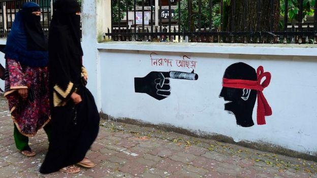 আবরার হত্যার প্রতিবাদে ঢাকার বুয়েটের দেয়ালে গ্রাফিতি।