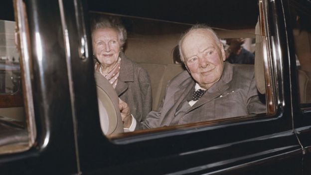 Winston Churchill y Clementine Hozier en 1964.