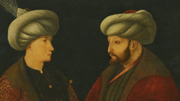 السلطان محمد الفاتح (يمين)