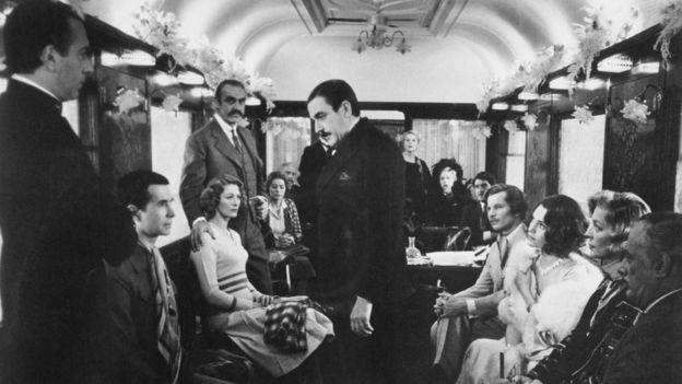 Hercule Poirot (Albert Finney) em 'Assassinato no Expresso do Oriente'