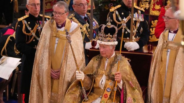 penny-mordaunt-first-woman-to-present-sword-to-king-bbc-news