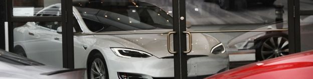 Un auto de Tesla.