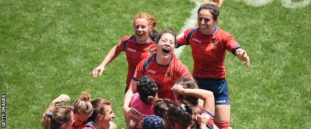 KITAKYUSHU, JAPAN - APRIL 22: Players of Spain celebrate after defeating England in the Quarter-final match on day two of the HSBC Women's Rugby Sevens Kitakyushu Cup at Mikuni World Stadium Kitakyushu on April 22, 2018 in Kitakyushu, Fukuoka, Japan.