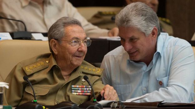 Para los cubanos exiliados en Miami, Raúl Castro seguirá amarrado al poder pese a que abandona la presidencia. Foto: AFP
