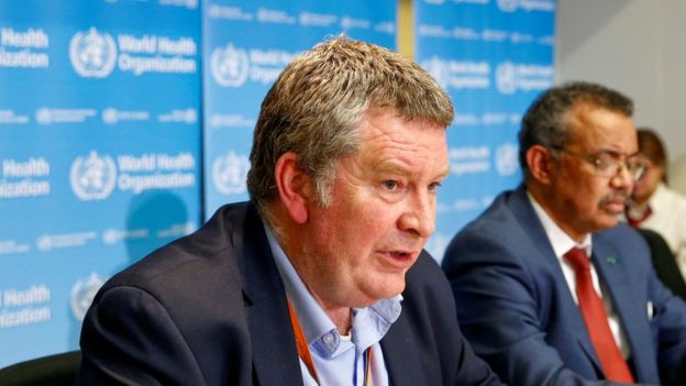 Foto de arquivo dos médicos Mike Ryan e Tedros