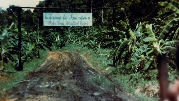 A entrada de Jonestown