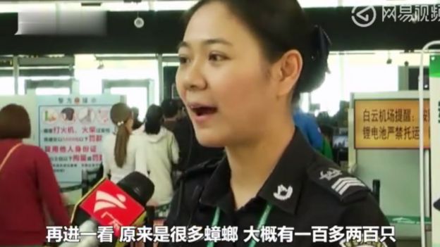 Xu Yuyu, funcionária da alfândega do aeroporto de Baiyun, em Cantão,