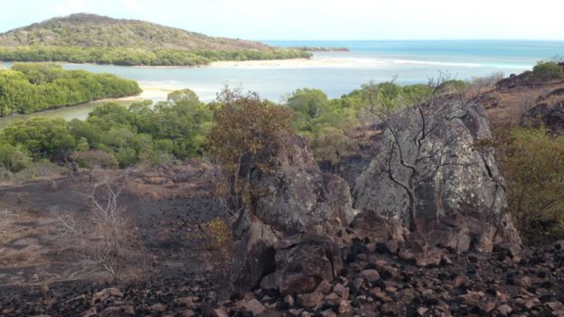 Rio Tinto Bosses Lose Bonuses Over Aboriginal Cave Destruction - BBC News