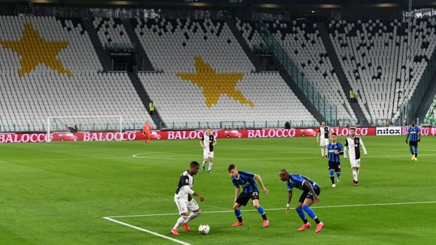 İtalya'da Juventus - Inter maçı boş tribünlere oynandı
