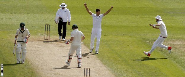 Steven Finn celebrates the wicket of Steve Smith