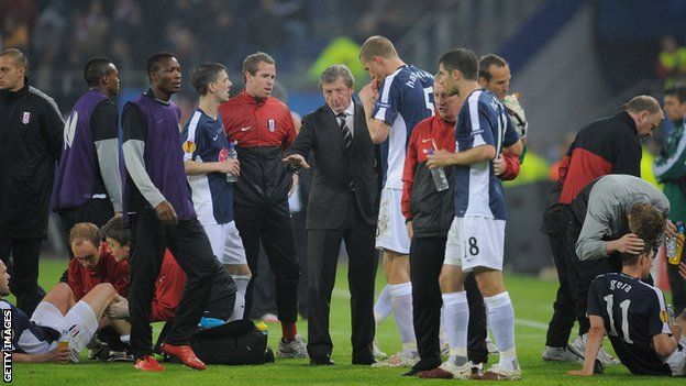 Roy Hodgson issues instructions to his Fulham players during the Europa League final against Atletico Madrid and Fulham in 2010