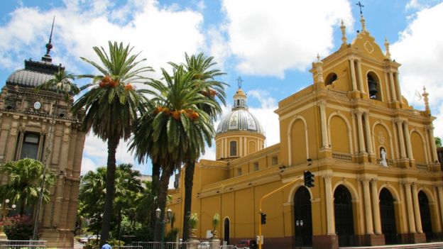 BasÃ­lica de San Francisco en San Miguel de TucumÃ¡n, una de las ciudades mÃ¡s grandes del norte de Argentina.