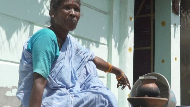 சொத்திக்குத்து கிராமத்தை சேர்ந்த வேதநாயகி