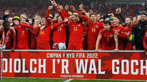 Wales celebrate their win over Ukraine to qualify for the World Cup