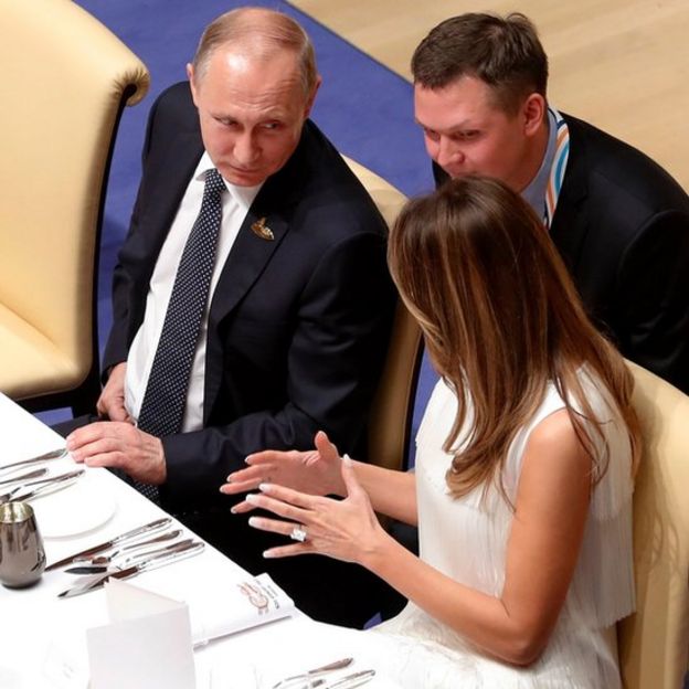 Melania Trump cenando con Vladimir Putin.