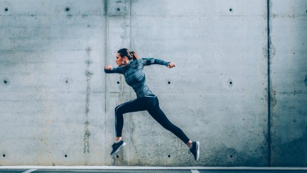 Mujer corriendo