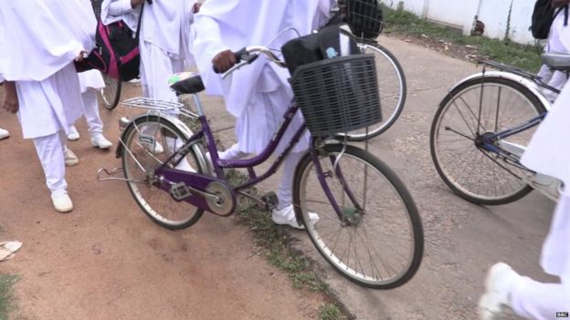 இலங்கையில் முஸ்லிம் சிறுமிகள்