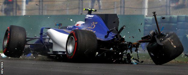 Sauber's Antonio Giovinazzi crashed at the end of the first session