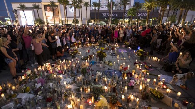 Vigilia por las víctimas de la masacre de Las Vegas.