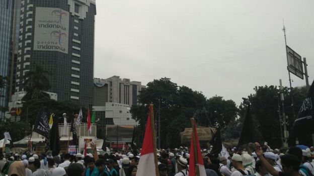 Massa aksi 313 berkumpul di depan Patung Kuda.