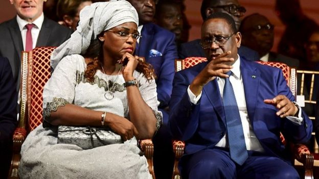 Macky Sall et son épouse, Marième, lors d'une cérémonie d'inauguration, à Diamniadio, en janvier 2019