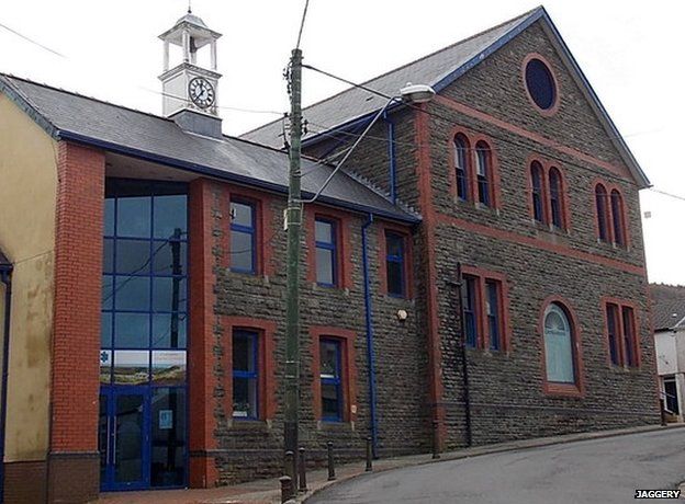 Cwmaman Institute - photo by Jaggery