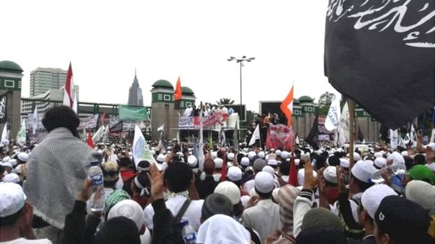Ahok, protes