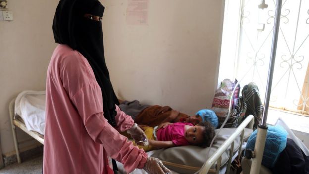 A Yemeni child suspected of having been infected by cholera is treated at a hospital in Hudaydah, 26 May 2018