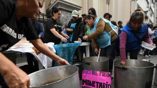 Ollas comunes en medio de protesta en Buenos Aires