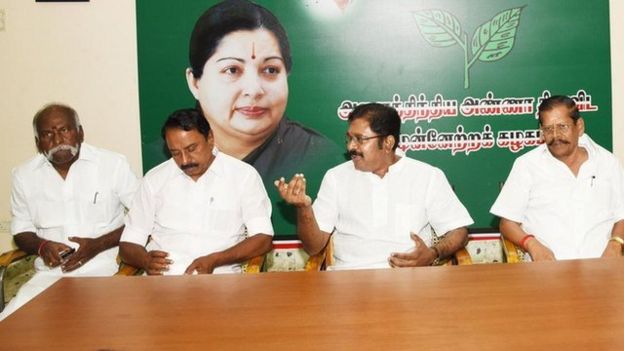 அதிமுக துணை பொதுச் செயலாளர் டி.டி.வி தினகரனுக்கு ஐந்து நாள் போலீஸ் காவல்
