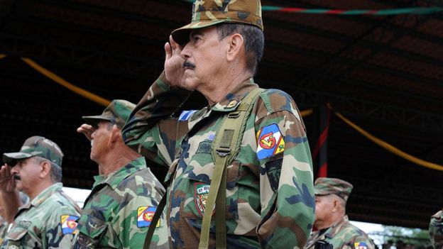 Veteranos de guerra durante comemorações do 47º aniversário da guerra em Honduras