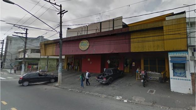 Fachada do supermercado